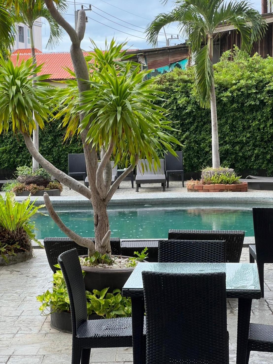 Hotel Golden Tulip Essential Pattaya Exterior foto